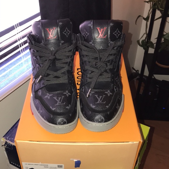 Authentic Louis Vuitton Trainer Sneakers 'Black Monogram Red' - Picture 2 of 3